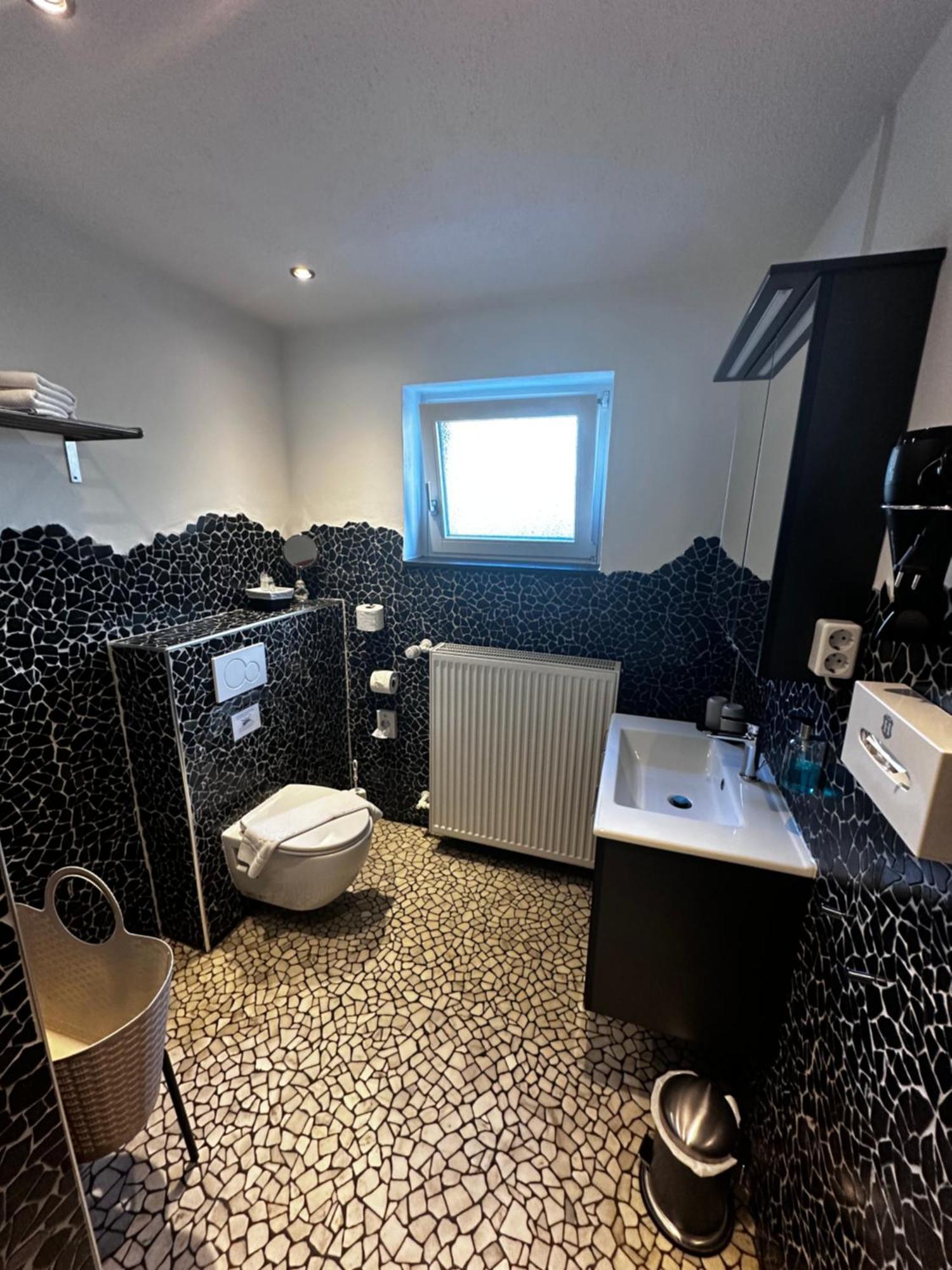 Ferienwohnung Schlossblick - 4 Sterne Sauna Pool Whirlpool Exklusiv เบราน์เฟลส์ ภายนอก รูปภาพ